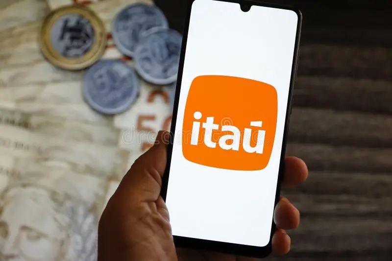 Quer acumular milhas? Veja o cartão de crédito Itaú Click Platinum